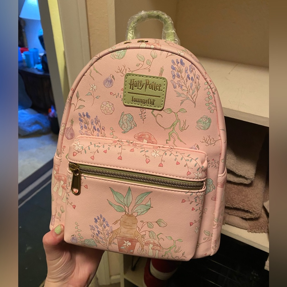 BRAND NEW LOUNGEFLY Harry Potter loungefly never used